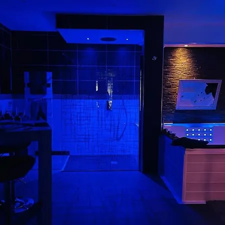 La Nuit Coquine - Avec Jacuzzi - Evasion 3* Le Mans