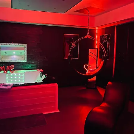 La Nuit Coquine - Avec Jacuzzi - Evasion 3*